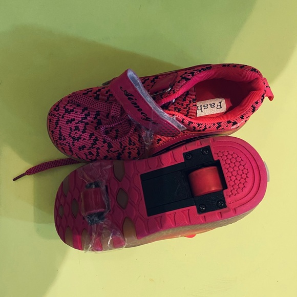 Girls Heelys size 1.5 - Picture 5 of 6